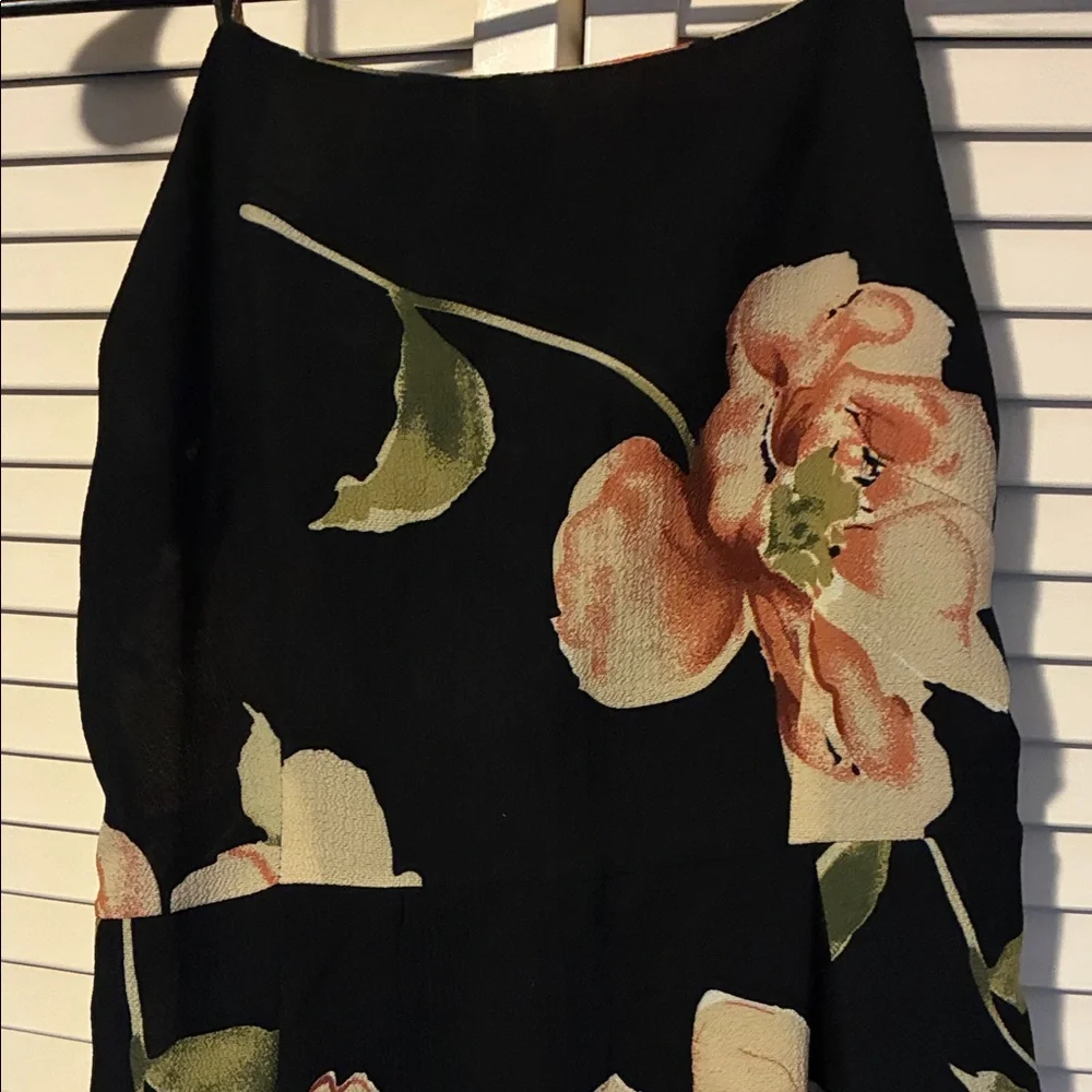Beautiful Spring/ Summer Floral Black and Rose Formal minidress (S) - Picture 2 of 11